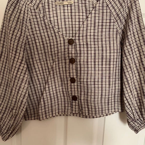 Pull & Bear top withwooden button details - XS - Picture 1 of 6